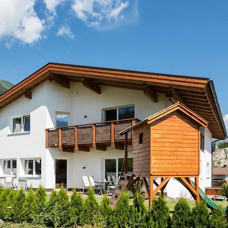 Апартаменти Ladis Living Екстер'єр фото